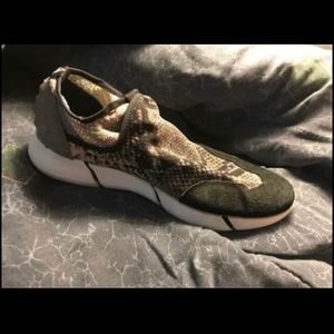 Elena Iiachi Sneakers